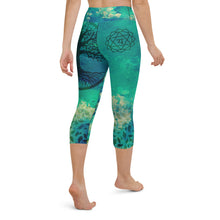 Load image into Gallery viewer, Tree of Life Heart Chakra Yoga Capri Leggings